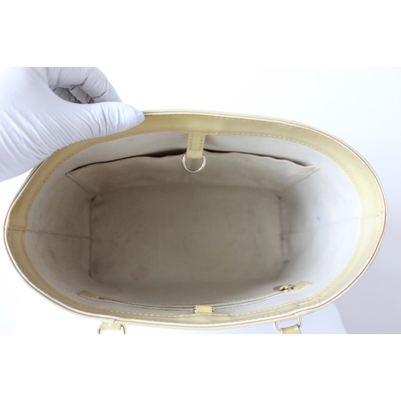 Louis Vuitton Vernis Avalon MM Handbag in Blanc Corail - Picture 9 of 16